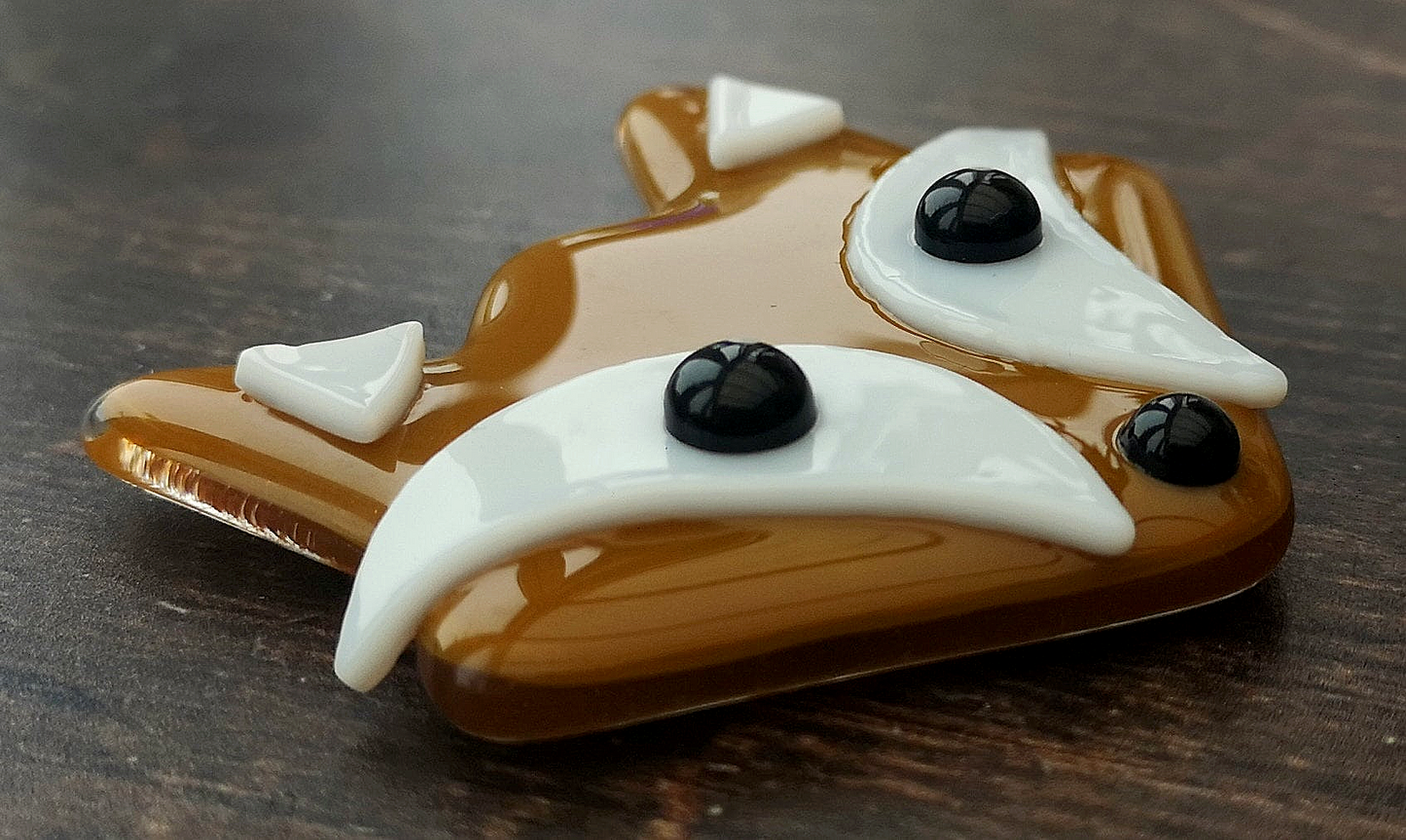 Handmade fused glass fox face fridge magnet. Fox gift, foxy, British wildlife, nature present. Magnetic red fox gift.