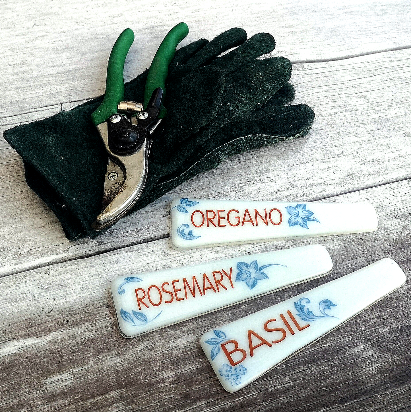 Handmade fused glass personalised white with blue flowers plant label. Ornate plant marker. Garden plant name stake. Herb, vegetable, flower, fruit name.