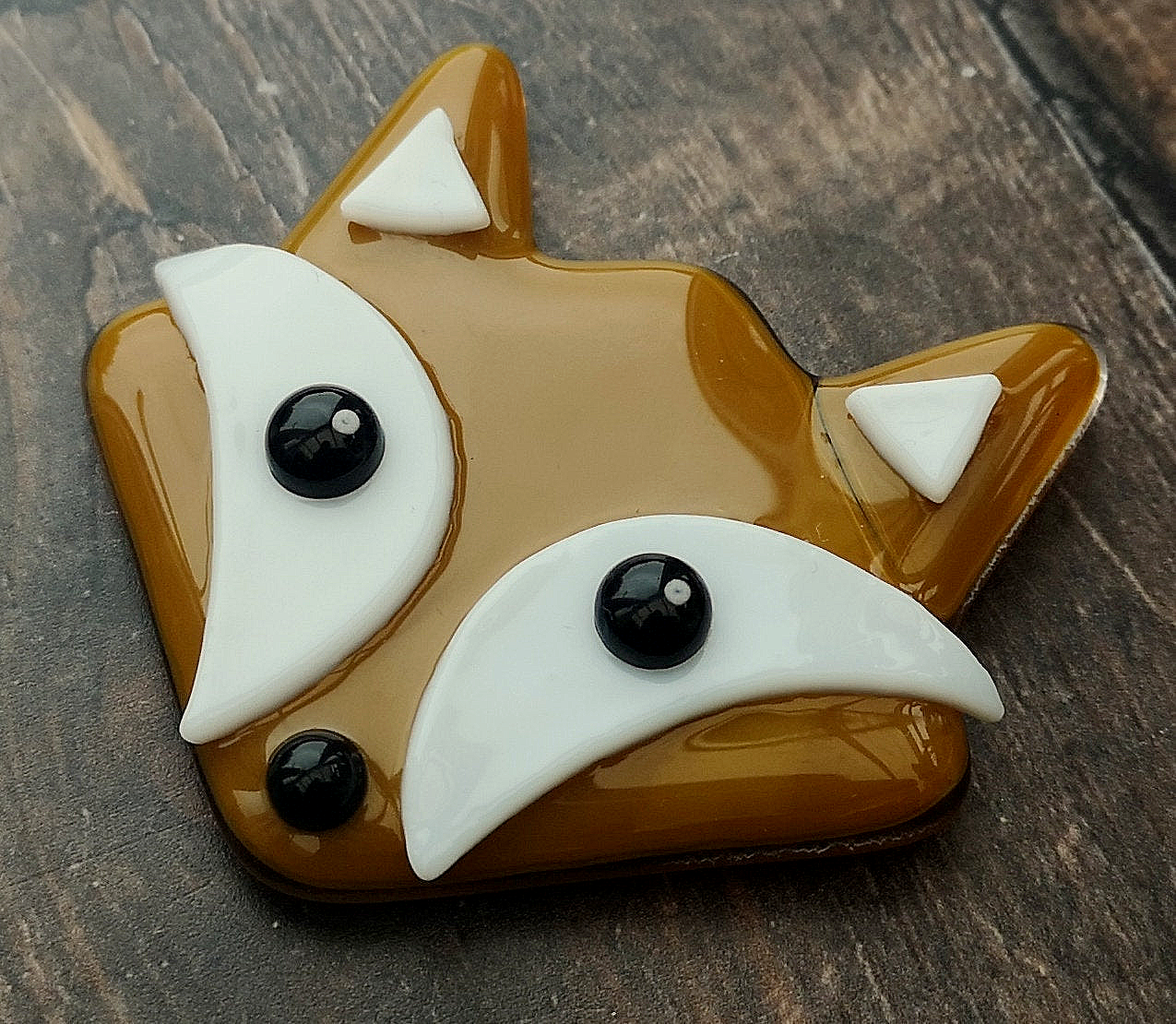 Handmade fused glass fox face fridge magnet. Fox gift, foxy, British wildlife, nature present. Magnetic red fox gift.