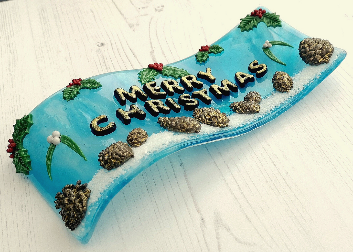 Handmade fused glass 3D merry Christmas free standing curved picture decoration, festive present pine cone mistletoe holly snow wreath xmas scene