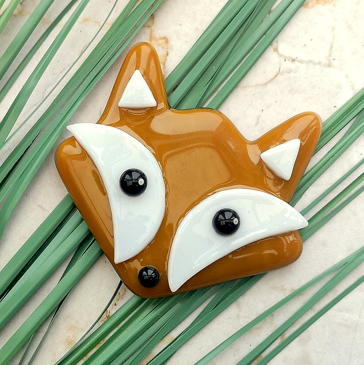Handmade fused glass fox face fridge magnet. Fox gift, foxy, British wildlife, nature present. Magnetic red fox gift.