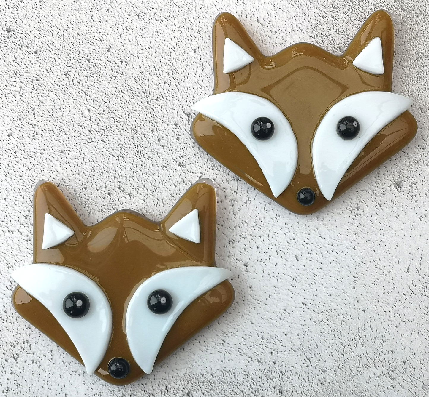 Handmade fused glass fox face fridge magnet. Fox gift, foxy, British wildlife, nature present. Magnetic red fox gift.