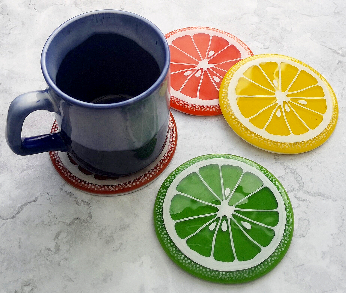 Handmade fused glass fruit slice drinks coaster, citrus fruit colourful glass tile, hot drink table mat. Fruity decor gift, wall tile. Hand painted design, home decoration, dining table protection.