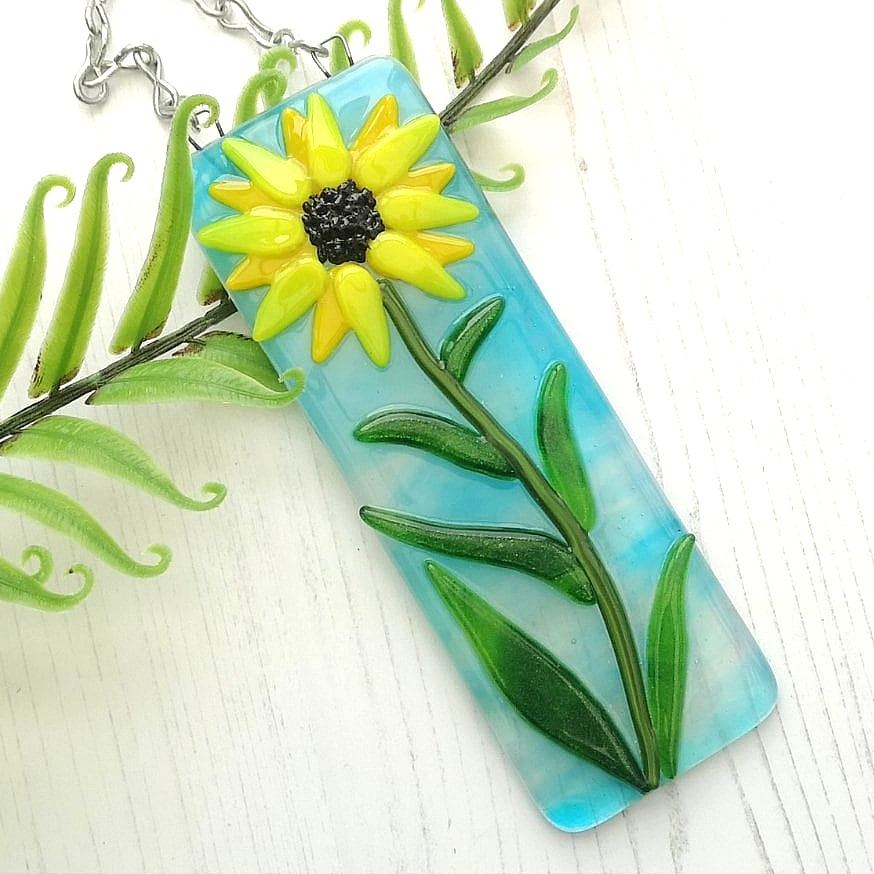 Handmade 3D fused glass Sunflower Hanging Picture, suncatcher. Floral decoration, ornament, flower wall art, garden picture gift.