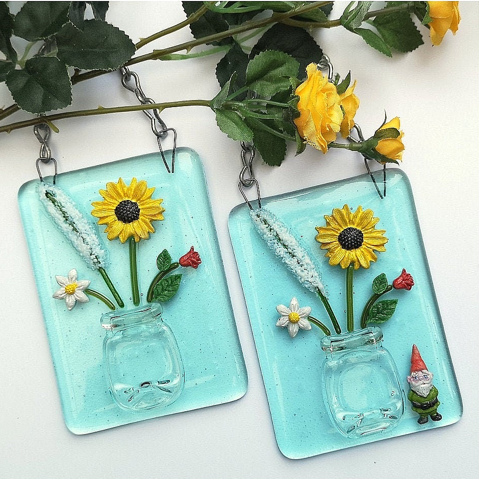 Handmade 3D fused glass Flowers In Vase Hanging Picture, suncatcher. Floral decoration, ornament, flower wall art, garden picture gift. Daisy, sunflower, garden gnome, rose.