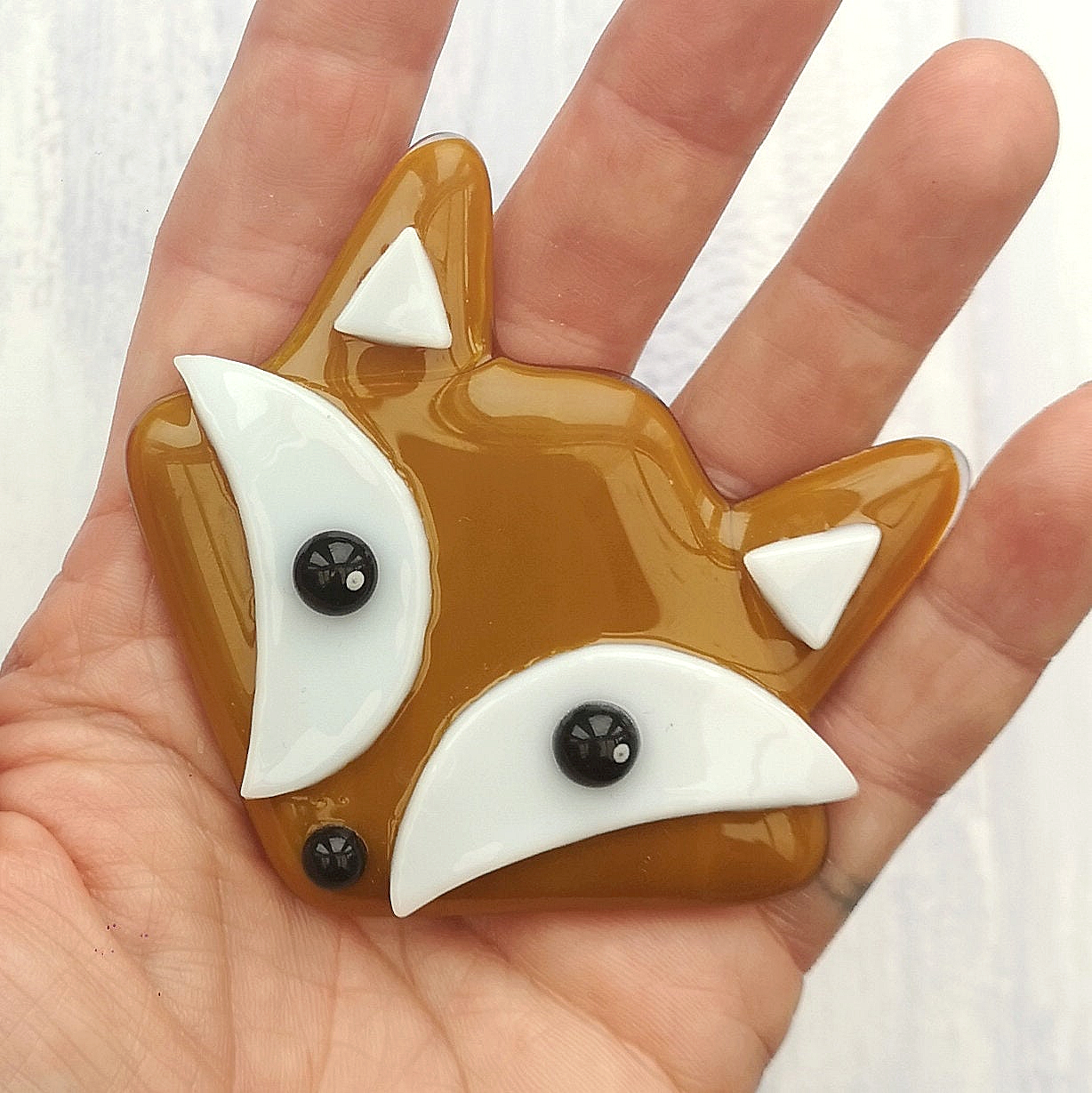 Handmade fused glass fox face fridge magnet. Fox gift, foxy, British wildlife, nature present. Magnetic red fox gift.