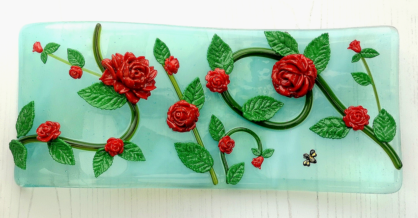 Handmade fused glass 3D Flowers free standing curved wavy shaped picture, suncatcher. Flower wall art, garden gnome, nature gift, red roses, floral decoration ornament. Gold highlighted silhouette.