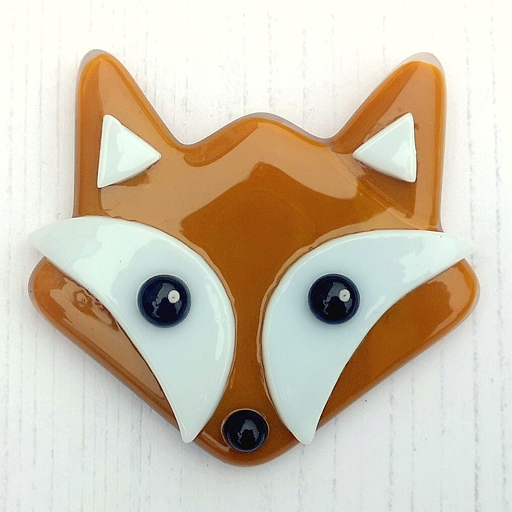 Handmade fused glass fox face fridge magnet. Fox gift, foxy, British wildlife, nature present. Magnetic red fox gift.