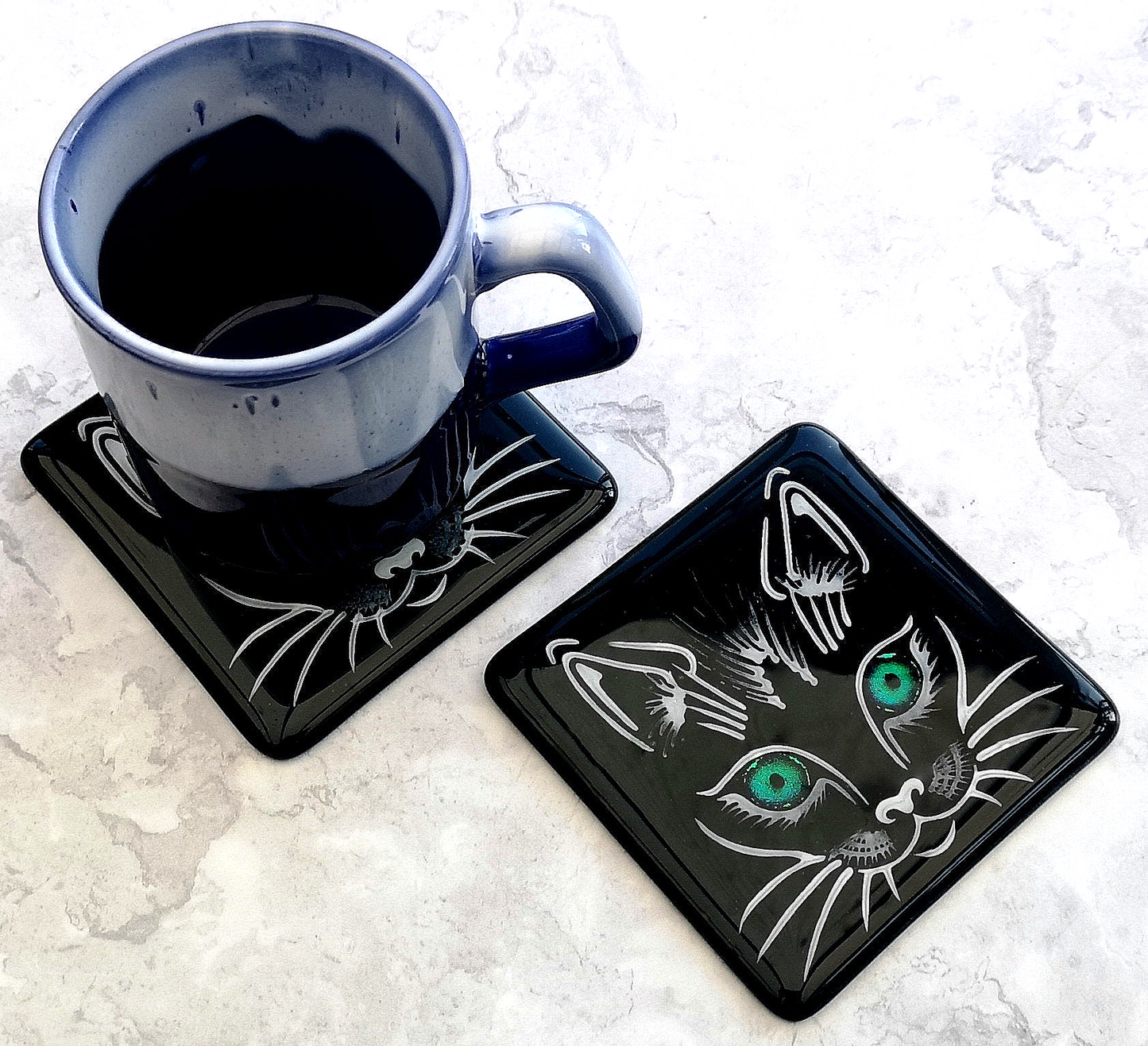 Handmade fused glass cat face drinks coaster with reflective dichroic glass eyes. Glass tile, lucky black cat. Hot drink table mat, feline decor gift. Lucky cat, crazy cat decoration, wall tile, kitten, kitty cat lover, dining table protection.