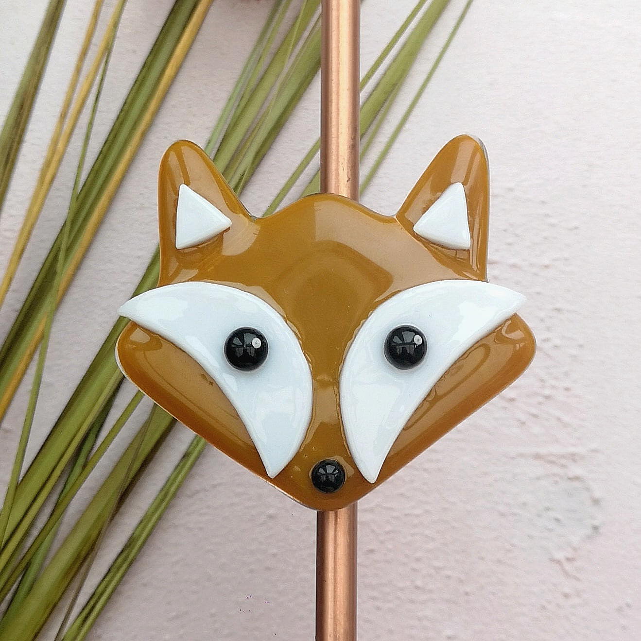 Handmade fused glass fox face fridge magnet. Fox gift, foxy, British wildlife, nature present. Magnetic red fox gift.