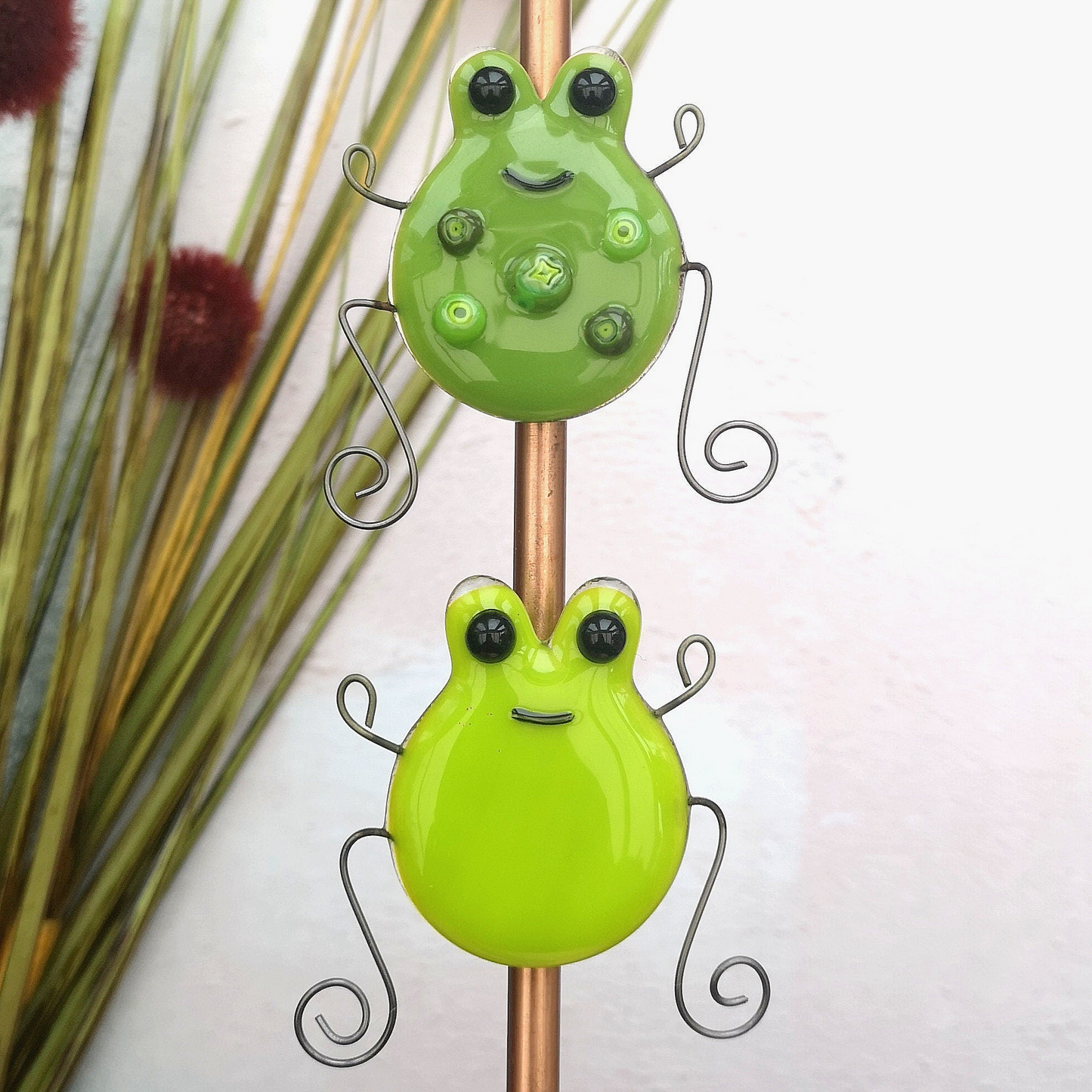 Handmade fused glass frog or toad fridge magnet. - Frog gift, British wildlife gift, nature present. Magnetic pond life.