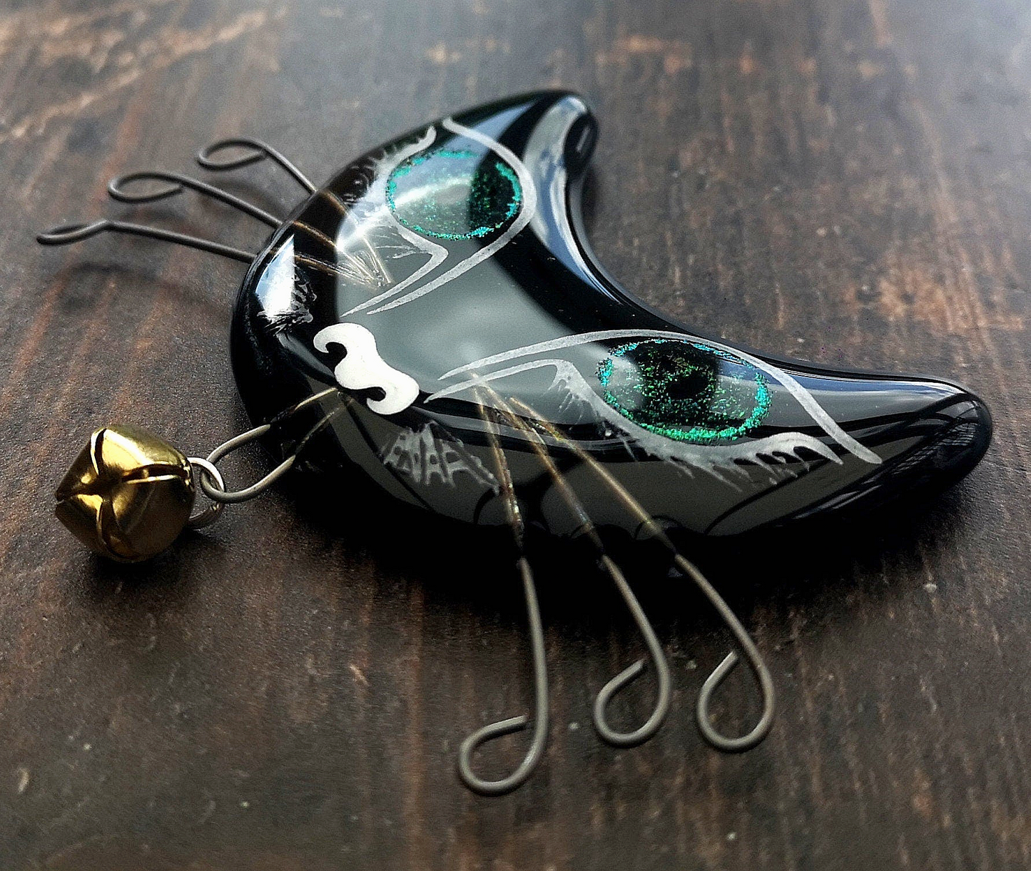 Handmade fused glass cat face fridge magnet. Reflective dichroic glass eyes. Magnetic cat lover gift, crazy cat, black cat, hand painted lucky cat.