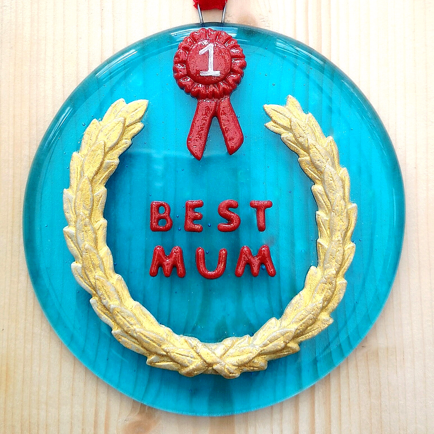 Handmade fused glass 3D Best Mum hanging picture decoration. Suncatcher, Mothers day present, gift for Mum, Dad, Nan, Grandmother. Rosette award.