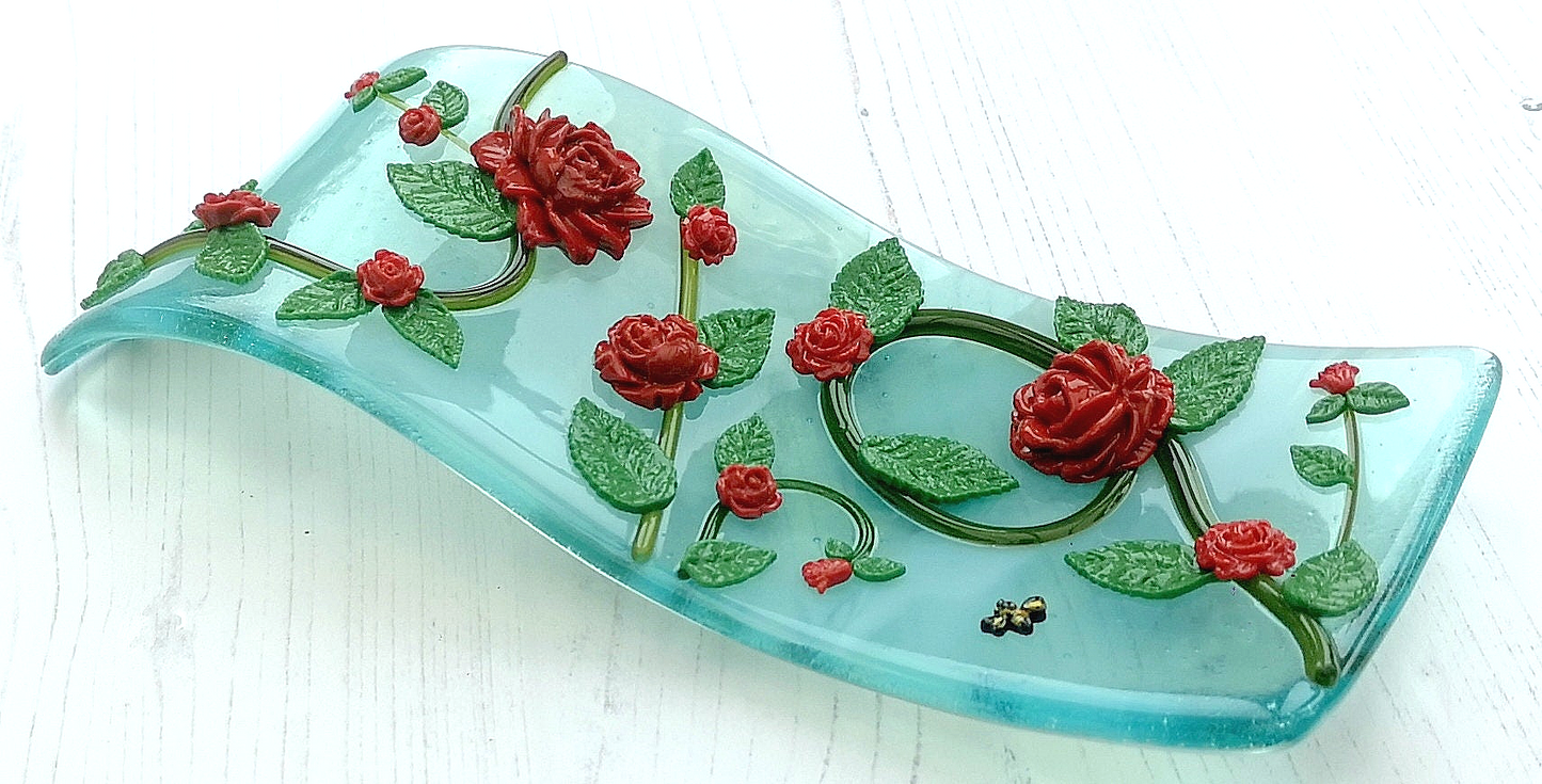 Handmade fused glass 3D Flowers free standing curved wavy shaped picture, suncatcher. Flower wall art, garden gnome, nature gift, red roses, floral decoration ornament. Gold highlighted silhouette.