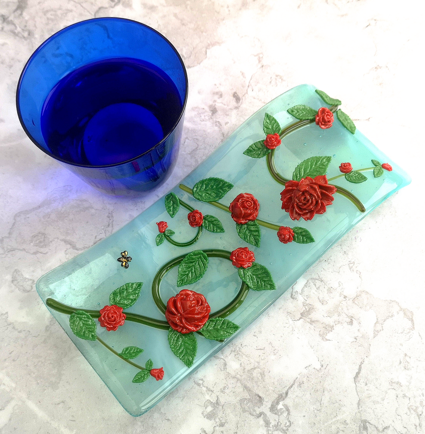 Handmade fused glass 3D Flowers free standing curved wavy shaped picture, suncatcher. Flower wall art, garden gnome, nature gift, red roses, floral decoration ornament. Gold highlighted silhouette.