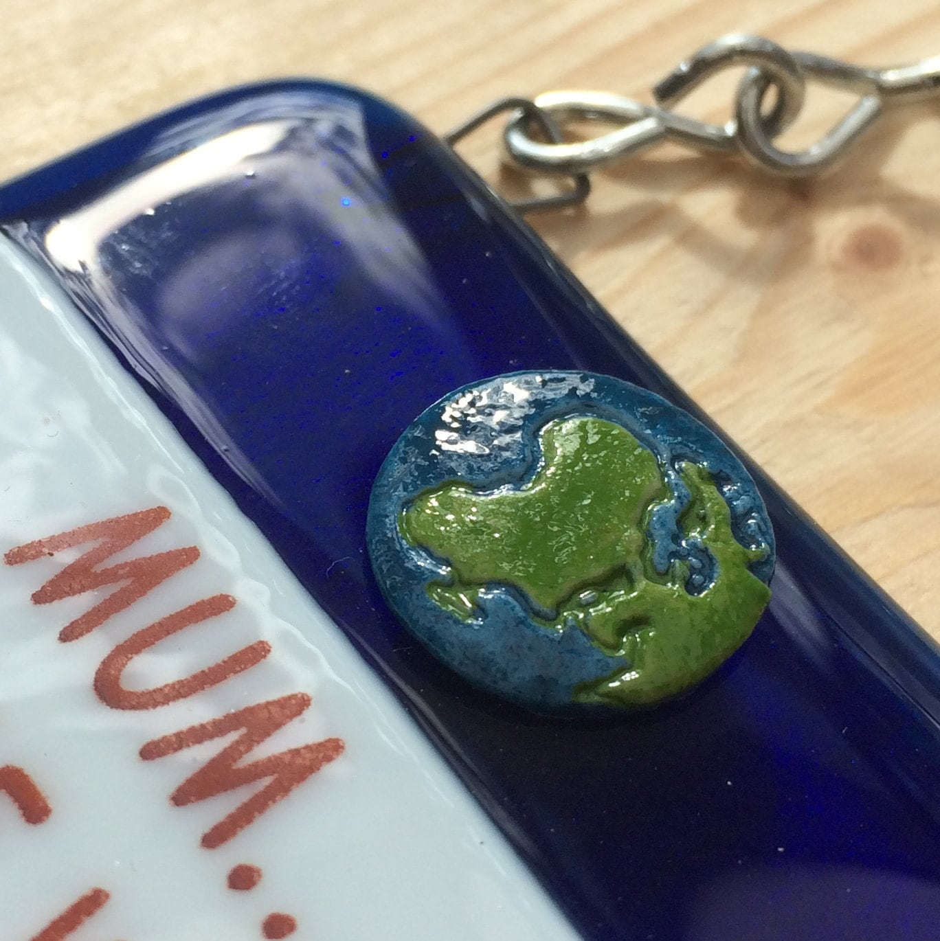 Handmade fused glass Mum You Mean The World To Me hanging picture decoration. Suncatcher, Mothers day present, gift for Mum, Dad, Nan, Grandmother. Planet and Stars.