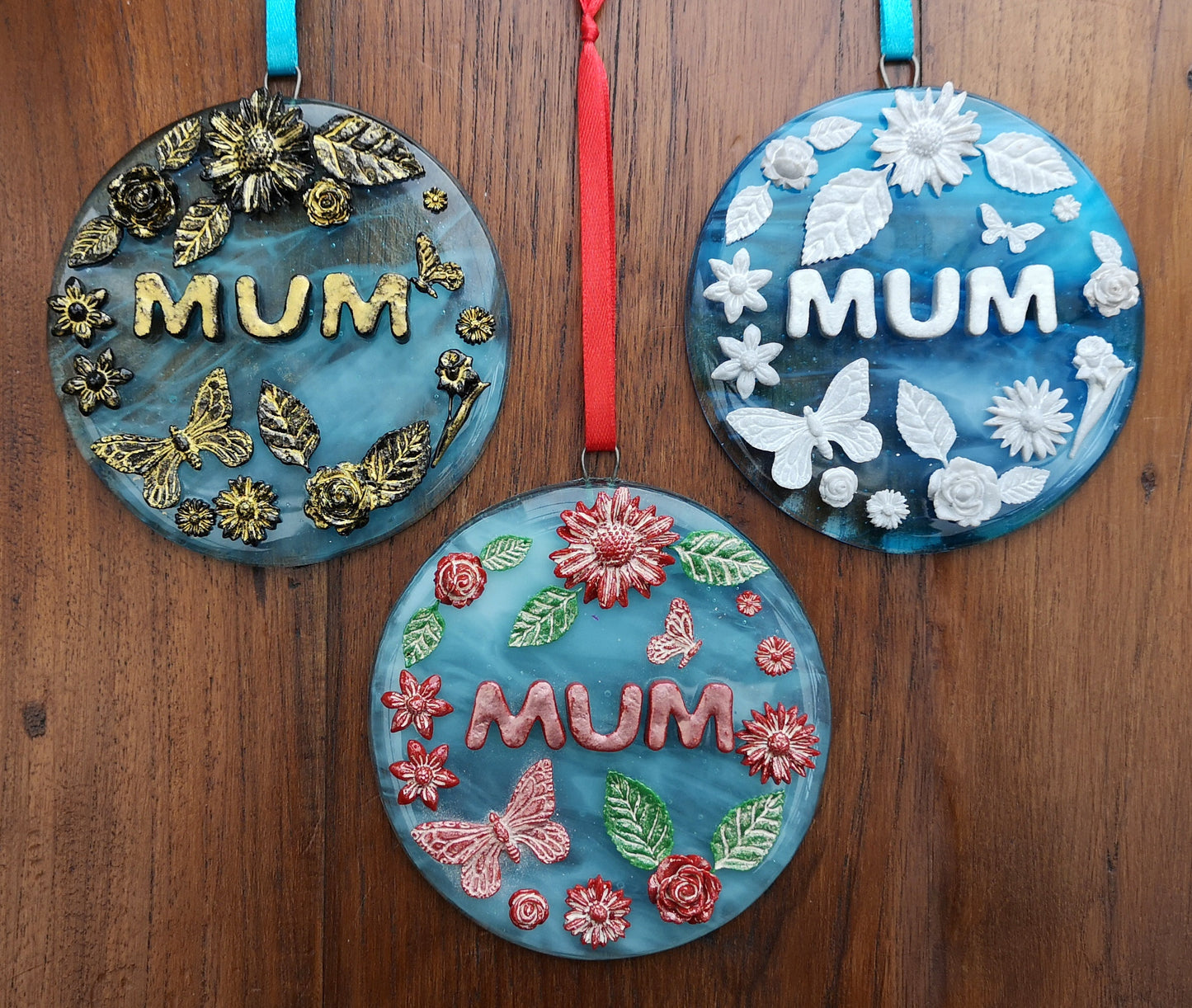 Handmade fused glass 3D Mum hanging picture decoration. Suncatcher, Mothers day present, gift for Mum, Nan, Grandmother. Flowers, butterfly.