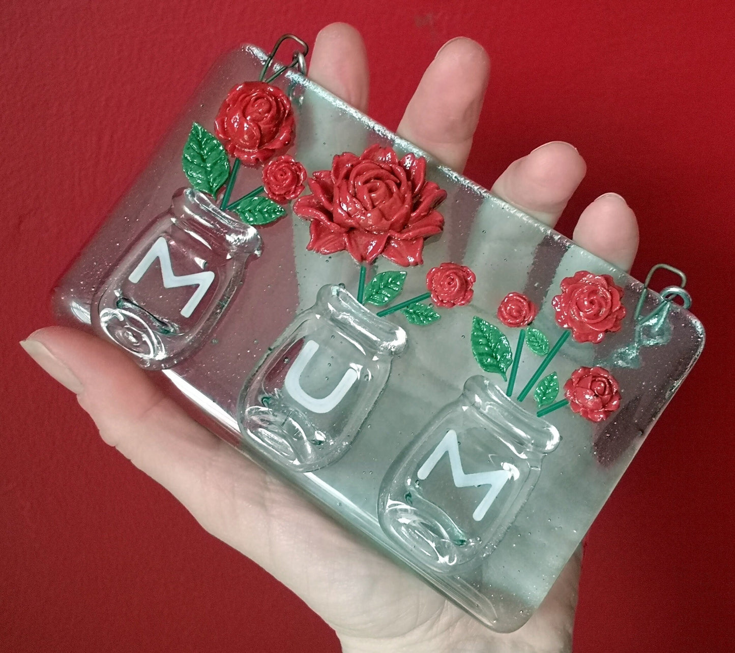 Handmade fused glass Mum on vase with roses hanging picture decoration. Suncatcher, Mothers day present, gift for Mum, Nan, Grandmother. Flower Pot Plant.