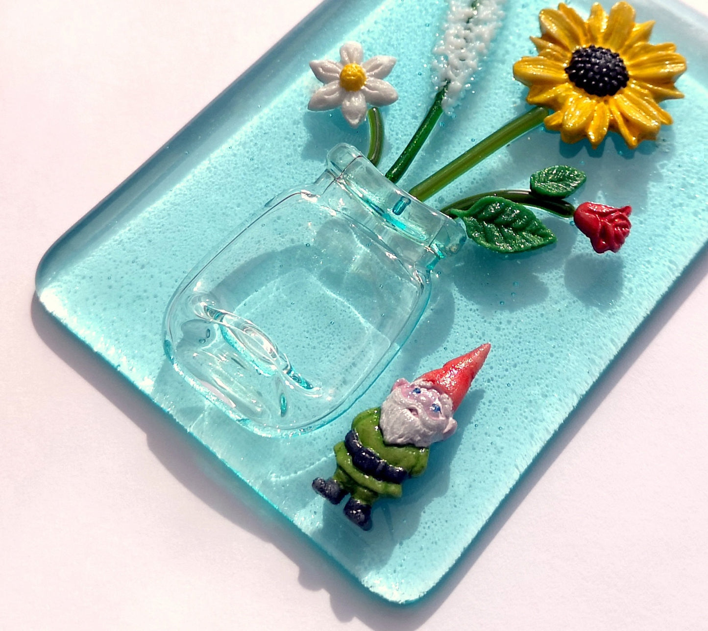 Handmade 3D fused glass Flowers In Vase Hanging Picture, suncatcher. Floral decoration, ornament, flower wall art, garden picture gift. Daisy, sunflower, garden gnome, rose.