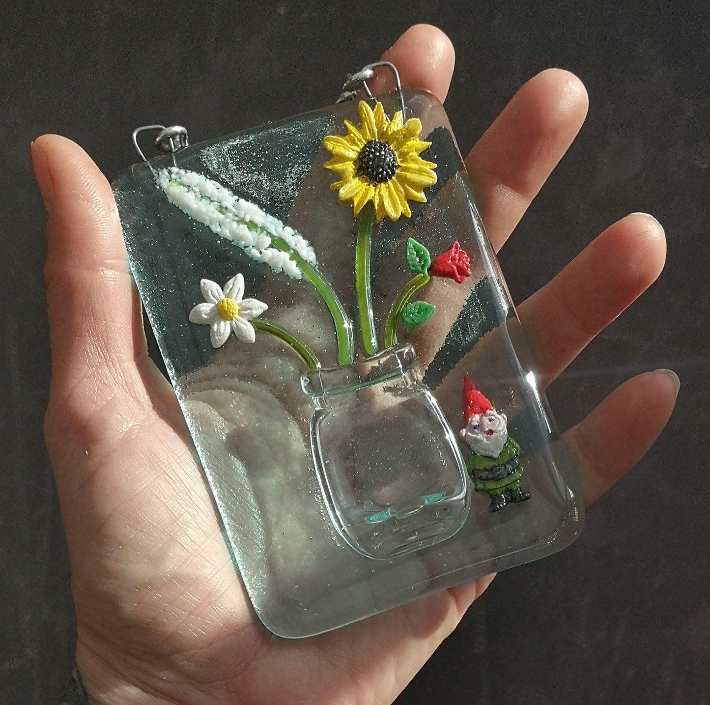 Handmade 3D fused glass Flowers In Vase Hanging Picture, suncatcher. Floral decoration, ornament, flower wall art, garden picture gift. Daisy, sunflower, garden gnome, rose.