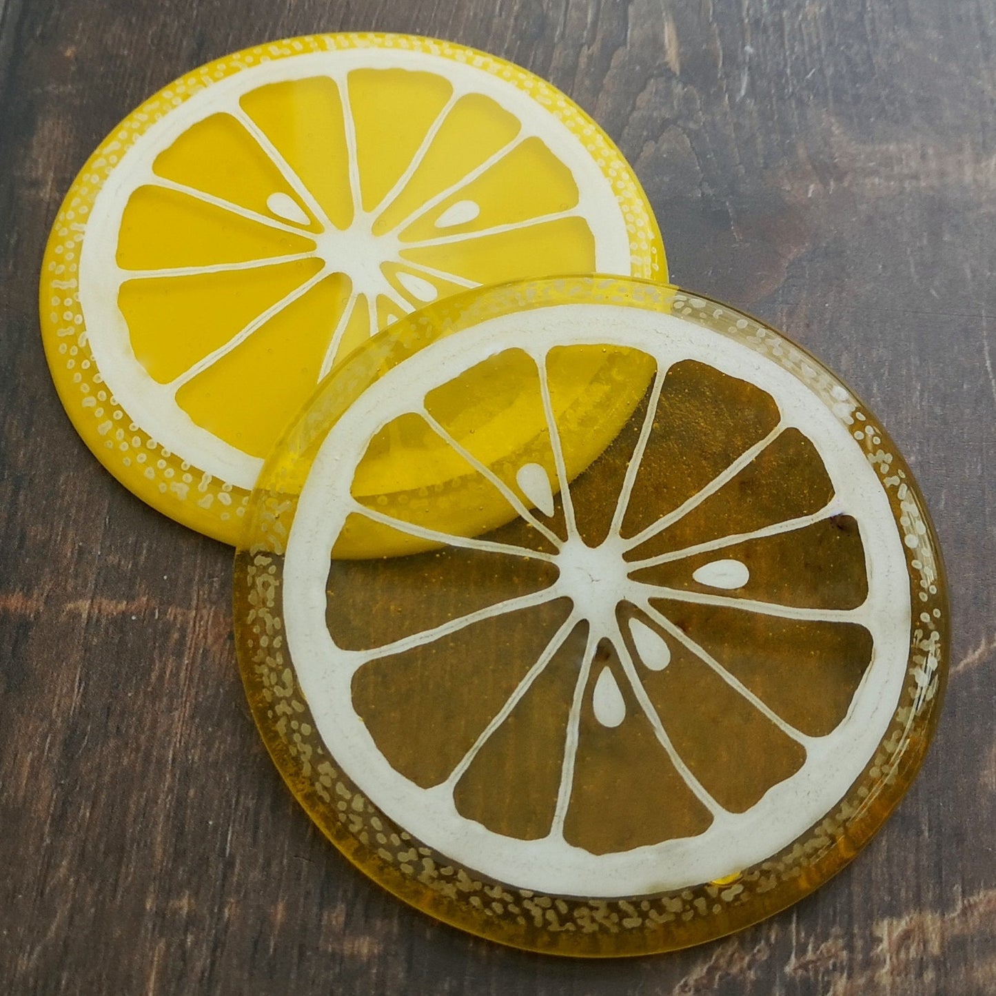 Handmade fused glass fruit slice drinks coaster, citrus fruit colourful glass tile, hot drink table mat. Fruity decor gift, wall tile. Hand painted design, home decoration, dining table protection.