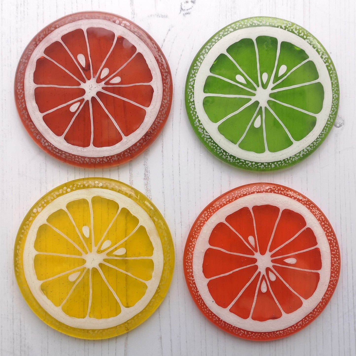 Handmade fused glass fruit slice drinks coaster, citrus fruit colourful glass tile, hot drink table mat. Fruity decor gift, wall tile. Hand painted design, home decoration, dining table protection.