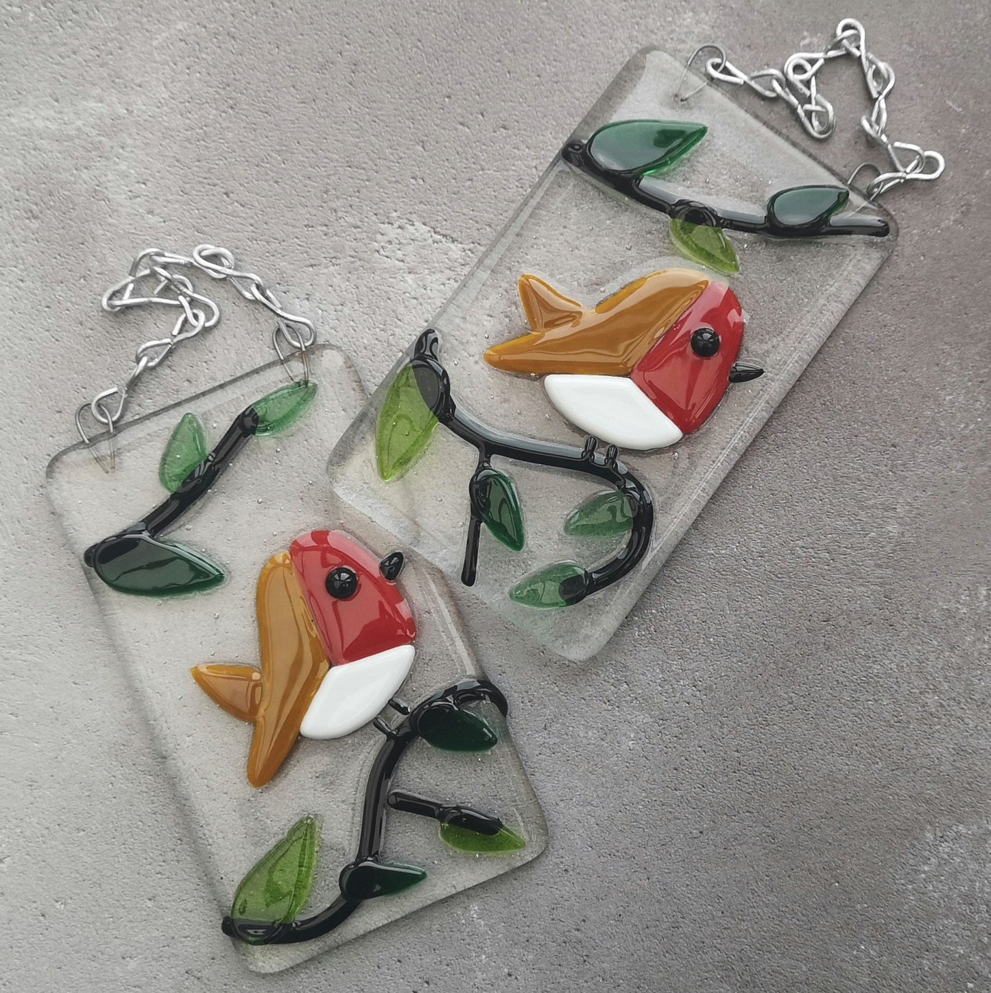 Handmade fused glass robin hanging decoration. Bird in a tree ornament, holiday decor, Christmas gift, festive present. Robin red breast picture.