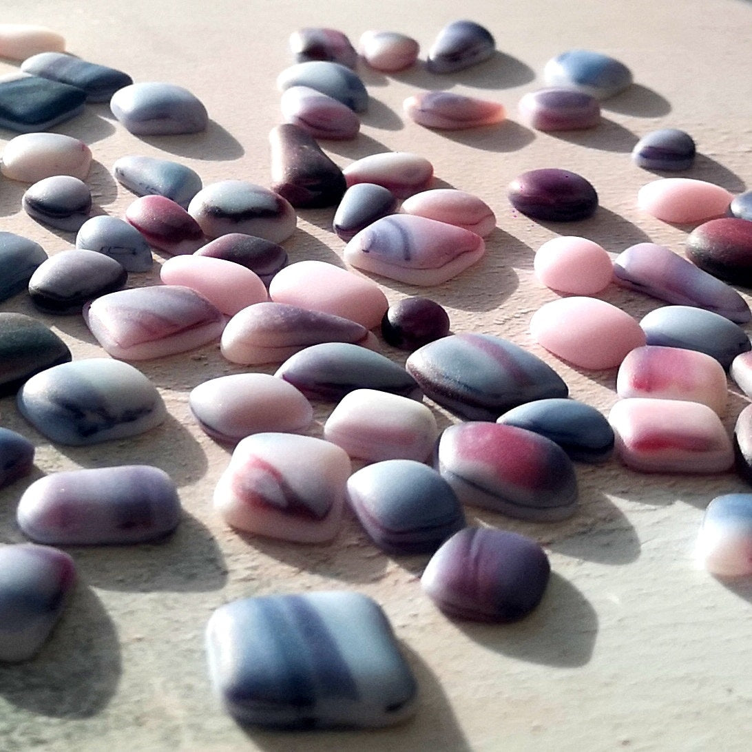 Craft-Ready Mixed Tumbled Glass in Pastel and Bright Colours, Perfect for Unique Creations