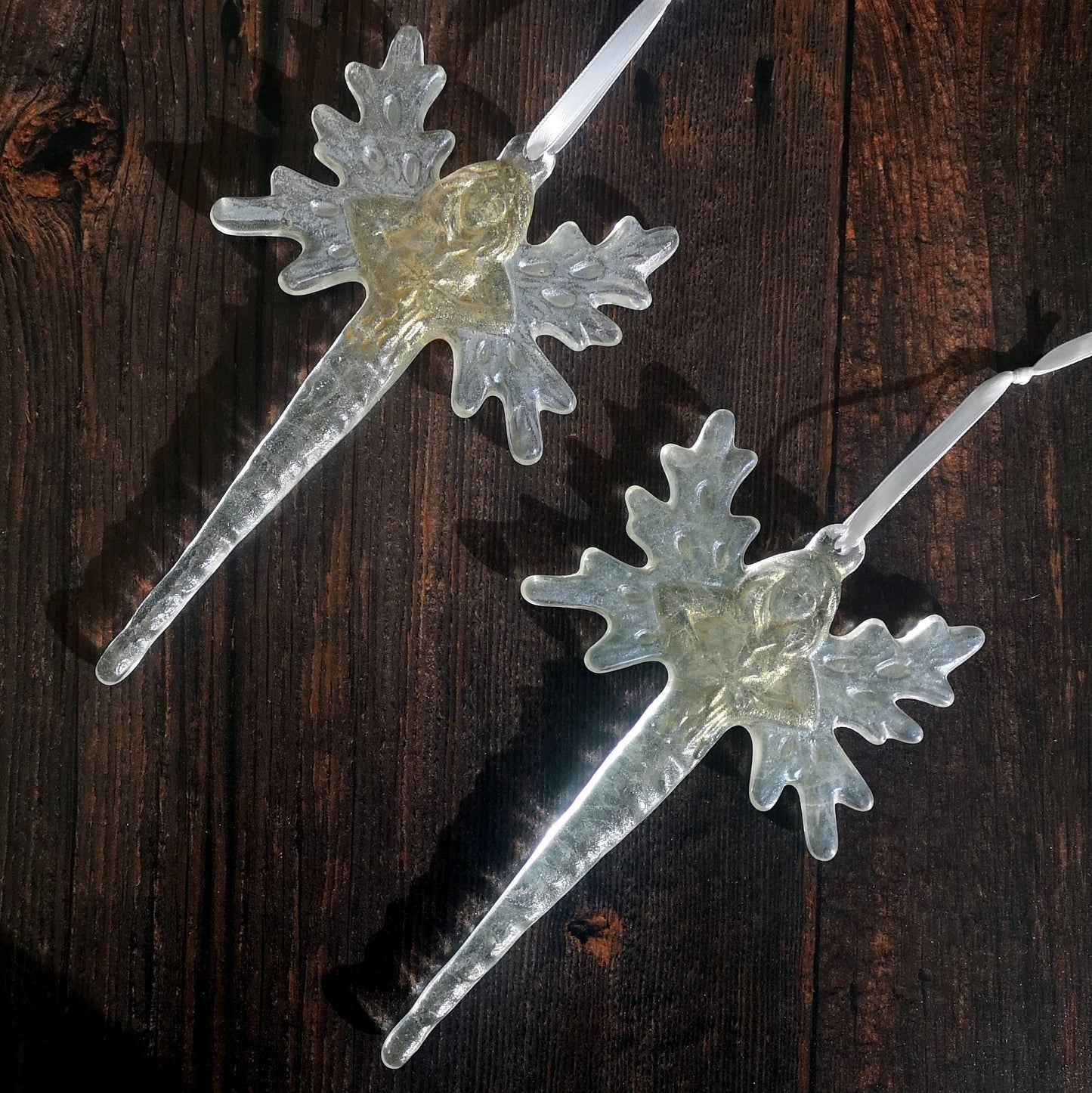 Arrangement of two angel / fairy glass icicles. A lovely addition to any Christmas tree, home decor or festive gift.