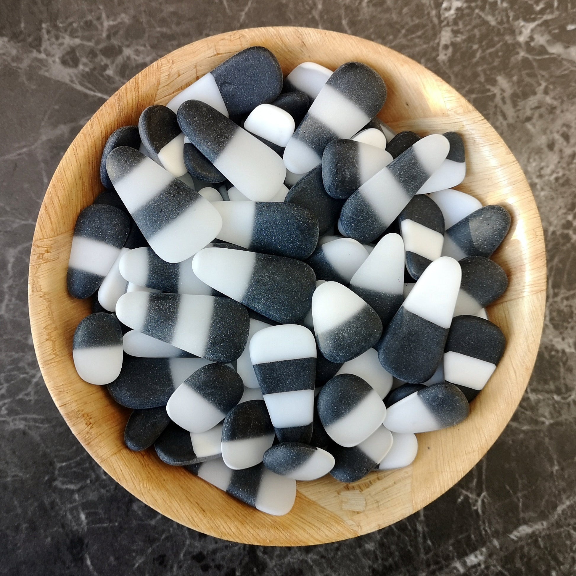 Frosted Elegance: Premium Quality Tumbled Glass Mix for DIY Enthusiasts