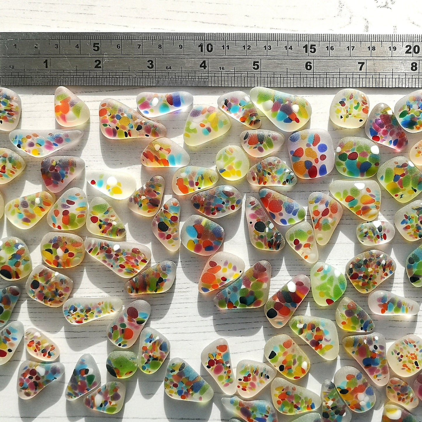 Coastal Inspiration: Multicoloured Tumbled Glass for Home Decor Projects