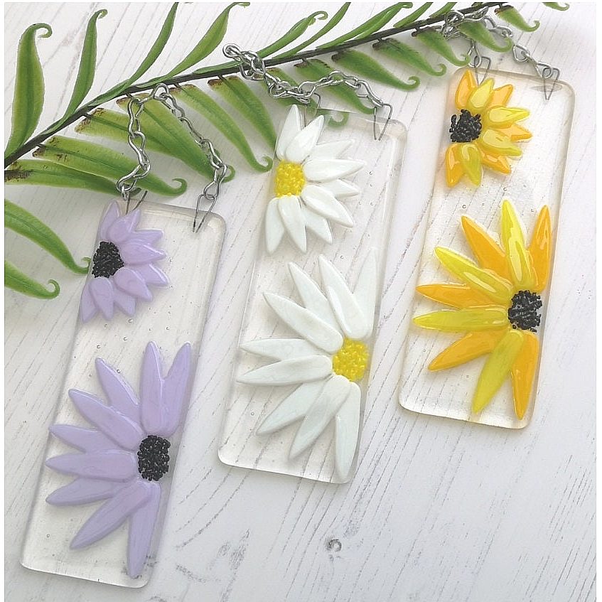 Handmade 3D fused glass Flowers Hanging Picture, suncatcher. Floral decoration, ornament, flower wall art, garden picture gift. Daisy, sunflower.