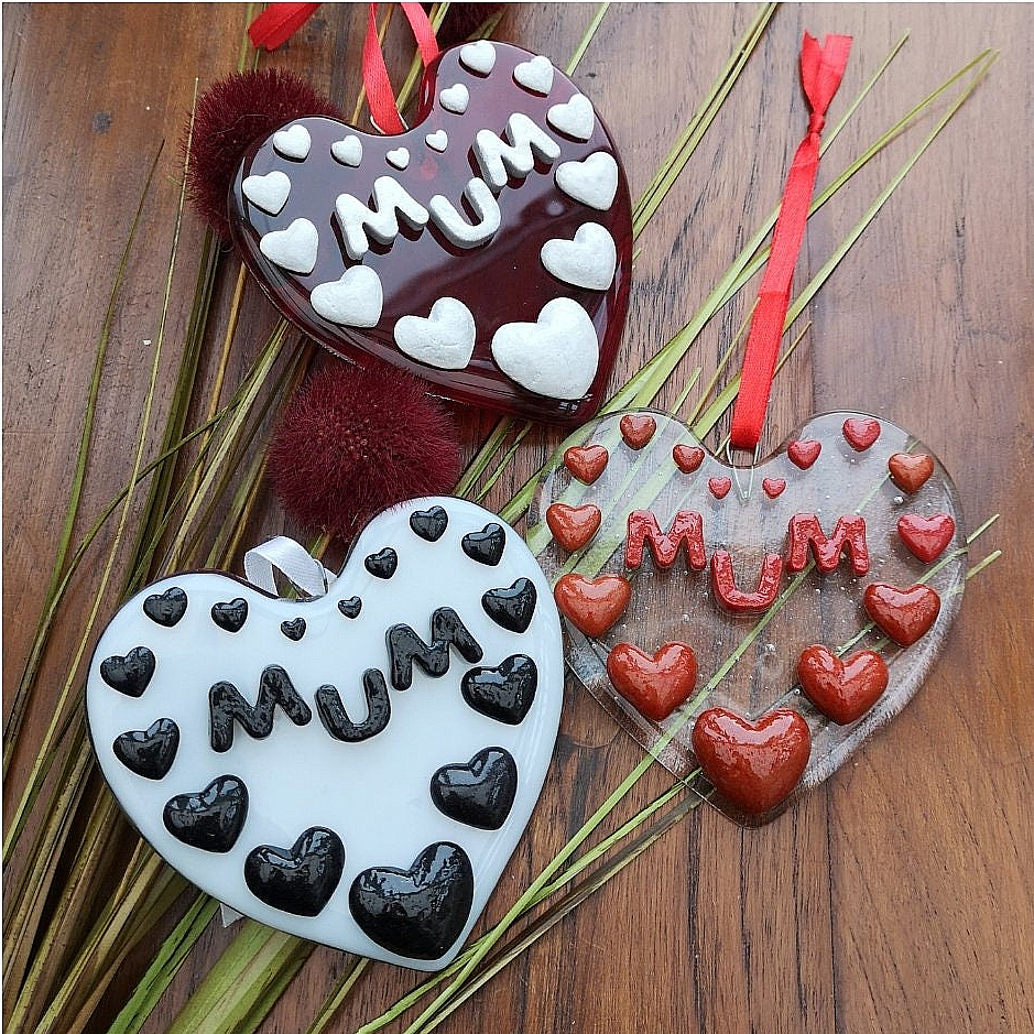 Handmade fused glass 3D Mum hanging heart picture decoration. Suncatcher, Mothers day present, gift for Mum, Nan, Grandmother. Glass love heart.